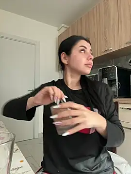 Snapshot of Scarlett-Dream chatting on 02-26-25, 08:37 Scarlett-Dream online show from 02-26-25, 08:37