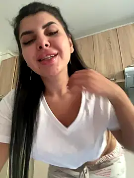 Snapshot of Scarlett-Dream chatting on 09-22-25, 06:15 Scarlett-Dream online show from 09-22-25, 06:15