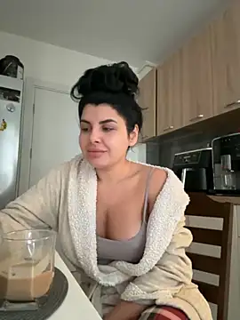 Snapshot of Scarlett-Dream chatting on 09-26-25, 05:11 Scarlett-Dream online show from 09-26-25, 05:11