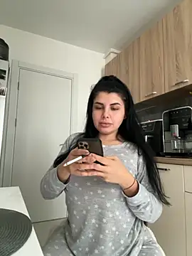 Snapshot of Scarlett-Dream chatting on 11-06-25, 08:59 Scarlett-Dream online show from 11-06-25, 08:59