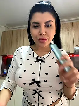 Snapshot of Scarlett-Dream chatting on 11-18-25, 09:47 Scarlett-Dream online show from 11-18-25, 09:47