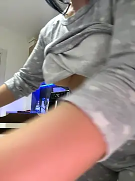 Snapshot of Scarlett-Dream chatting on 11-19-25, 06:46 Scarlett-Dream online show from 11-19-25, 06:46