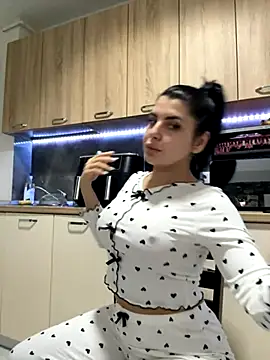 Snapshot of Scarlett-Dream chatting on 11-27-25, 04:03 Scarlett-Dream online show from 11-27-25, 04:03