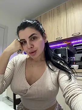 Snapshot of Scarlett-Dream chatting on 02-12-26, 05:13 Scarlett-Dream online show from 02-12-26, 05:13