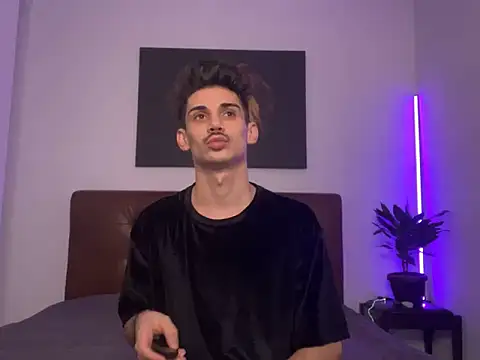 Snapshot of DanielCrush1 chatting on 01-08-25, 10:37 DanielCrush1 online show from 01-08-25, 10:37