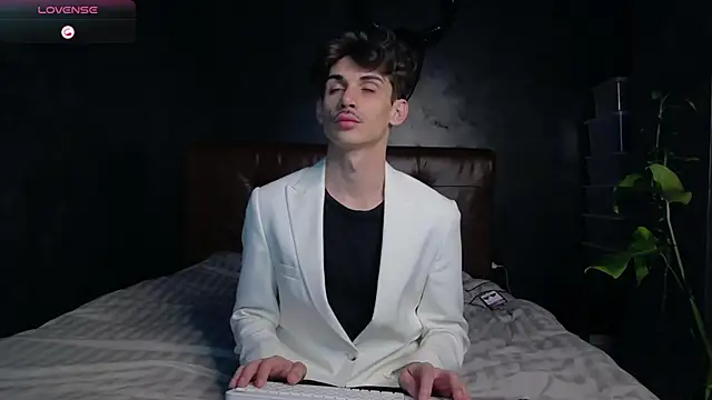 DanielCrush1 online show from 11-20-25, 05:12