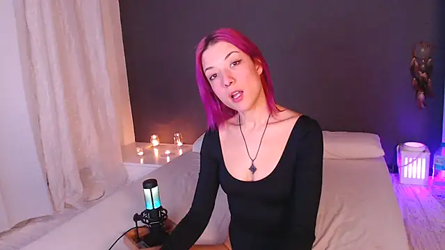 KarlaLuar  online show from 01-28-25, 06:17