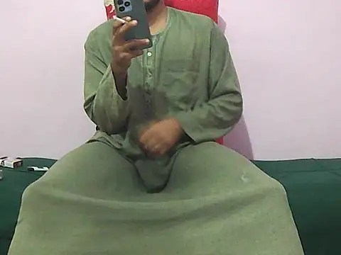 Snapshot of foxsanSs chatting on 12-13-25, 07:53 foxsanSs online show from 12-13-25, 07:53