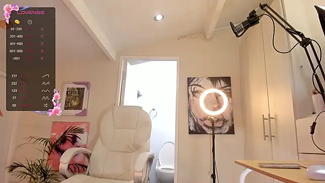 Snapshot of catalinasaiz chatting on 02-03-25, 01:51 catalinasaiz online show from 02-03-25, 01:51