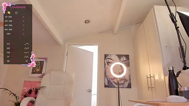 Snapshot of catalinasaiz chatting on 02-27-25, 01:28 catalinasaiz online show from 02-27-25, 01:28