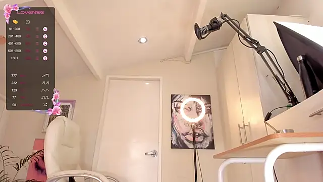 Snapshot of catalinasaiz chatting on 03-18-25, 04:59 catalinasaiz online show from 03-18-25, 04:59