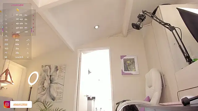 Snapshot of catalinasaiz chatting on 10-29-25, 02:19 catalinasaiz online show from 10-29-25, 02:19