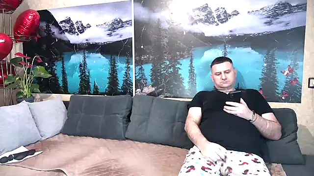 Snapshot of Big_Boss55 chatting on 03-21-25, 08:17 Big Boss55 online show from 03-21-25, 08:17