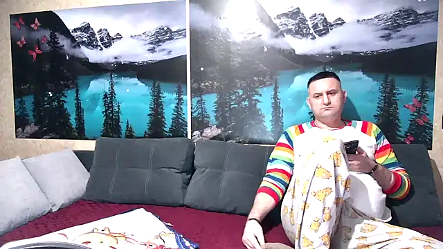 Snapshot of Big_Boss55 chatting on 10-18-25, 09:43 Big Boss55 online show from 10-18-25, 09:43