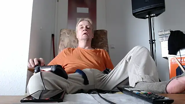 Snapshot of Cordt27 chatting on 06-03-26, 04:34 Cordt27 online show from 06-03-26, 04:34