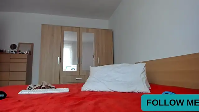 Snapshot of wildalissa chatting on 10-25-25, 06:02 wildalissa online show from 10-25-25, 06:02