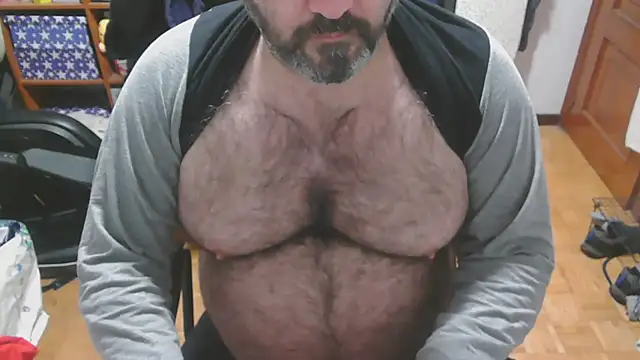 Snapshot of mikeyhotbear chatting on 01-07-25, 06:48 mikeyhotbear online show from 01-07-25, 06:48