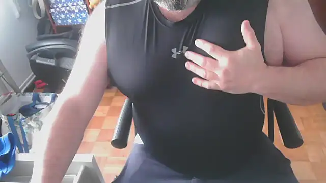 Snapshot of mikeyhotbear chatting on 01-13-25, 04:51 mikeyhotbear online show from 01-13-25, 04:51