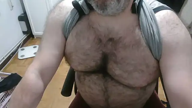 mikeyhotbear online show from 05-26-26, 04:30