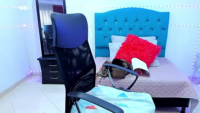 Snapshot of vaalery_sweet chatting on 02-04-25, 10:24 vaalery sweet online show from 02-04-25, 10:24