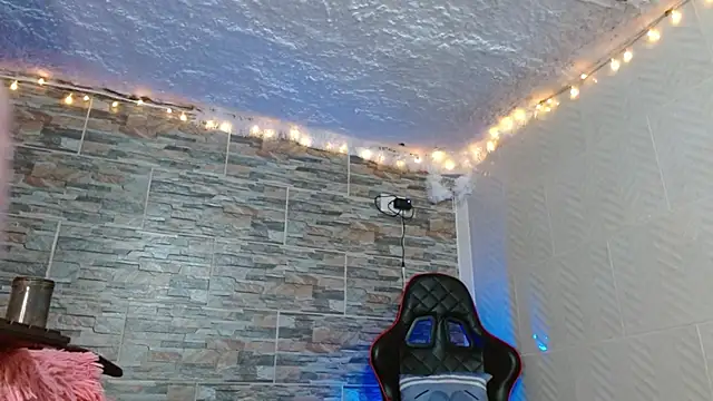 Snapshot of omar_alurba chatting on 10-07-25, 02:09 omar alurba online show from 10-07-25, 02:09