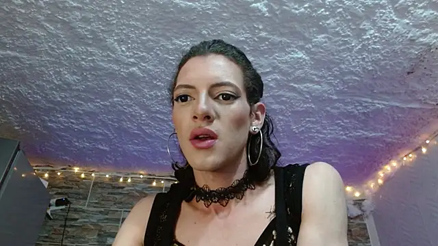 Snapshot of omar_alurba chatting on 10-08-25, 04:48 omar alurba online show from 10-08-25, 04:48