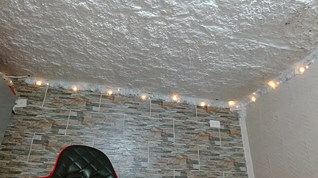 Snapshot of omar_alurba chatting on 10-17-25, 05:21 omar alurba online show from 10-17-25, 05:21