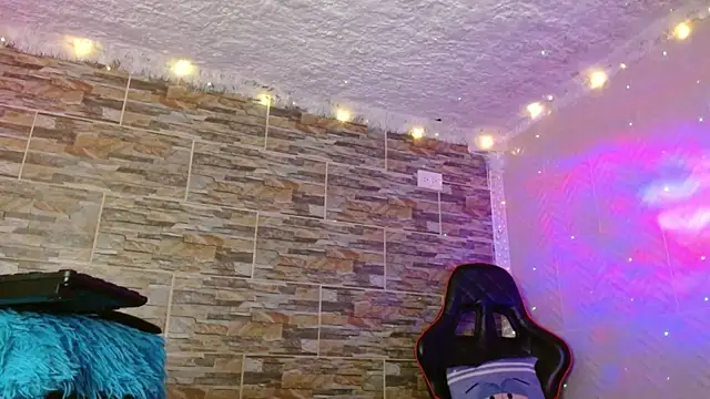 Snapshot of omar_alurba chatting on 10-24-25, 05:31 omar alurba online show from 10-24-25, 05:31