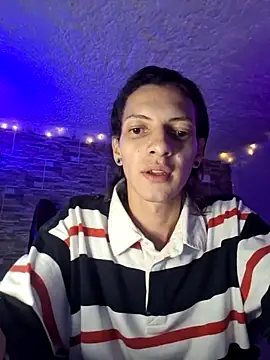 Snapshot of omar_alurba chatting on 10-25-25, 11:10 omar alurba online show from 10-25-25, 11:10