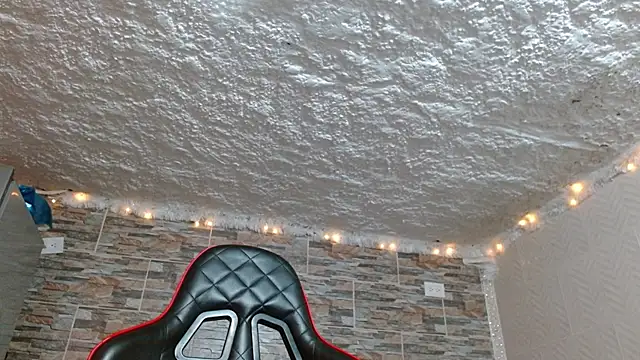 Snapshot of omar_alurba chatting on 11-18-25, 10:36 omar alurba online show from 11-18-25, 10:36