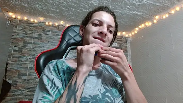 Snapshot of omar_alurba chatting on 11-26-25, 11:17 omar alurba online show from 11-26-25, 11:17