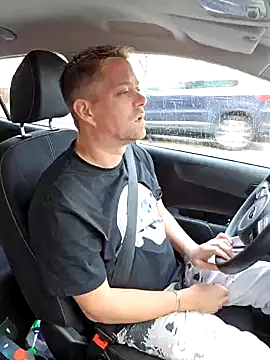 Snapshot of Trucker_Hunter chatting on 01-26-25, 09:40 Trucker Hunter online show from 01-26-25, 09:40