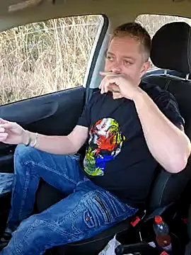 Snapshot of Trucker_Hunter chatting on 01-28-25, 09:51 Trucker Hunter online show from 01-28-25, 09:51