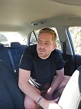 Snapshot of Trucker_Hunter chatting on 02-19-25, 01:28 Trucker Hunter online show from 02-19-25, 01:28