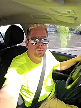 Snapshot of Trucker_Hunter chatting on 03-05-25, 11:38 Trucker Hunter online show from 03-05-25, 11:38