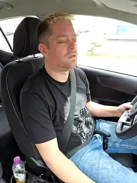 Snapshot of Trucker_Hunter chatting on 03-14-25, 01:35 Trucker Hunter online show from 03-14-25, 01:35