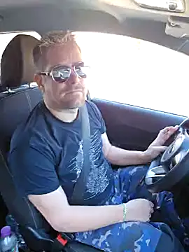 Snapshot of Trucker_Hunter chatting on 03-18-25, 08:58 Trucker Hunter online show from 03-18-25, 08:58