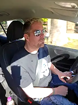 Snapshot of Trucker_Hunter chatting on 03-21-25, 09:12 Trucker Hunter online show from 03-21-25, 09:12