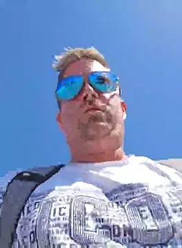 Snapshot of Trucker_Hunter chatting on 10-10-25, 12:37 Trucker Hunter online show from 10-10-25, 12:37