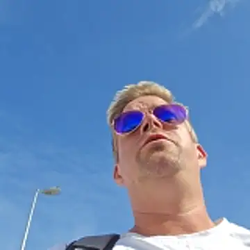 Snapshot of Trucker_Hunter chatting on 10-27-25, 04:00 Trucker Hunter online show from 10-27-25, 04:00