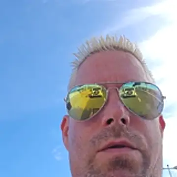 Snapshot of Trucker_Hunter chatting on 01-12-26, 11:26 Trucker Hunter online show from 01-12-26, 11:26