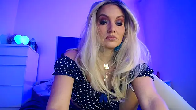 Tinkerbell822 online show from 02-16-25, 08:54