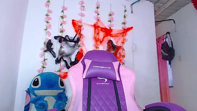 Snapshot of Briannabrachho chatting on 11-18-25, 03:05 Briannabrachho online show from 11-18-25, 03:05