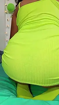 Snapshot of marypaula chatting on 10-27-25, 08:29 marypaula online show from 10-27-25, 08:29