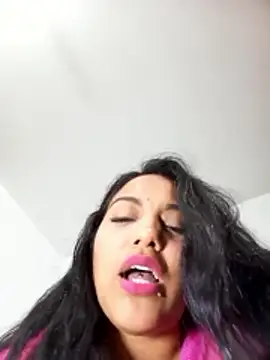 Snapshot of marypaula chatting on 12-03-25, 02:48 marypaula online show from 12-03-25, 02:48