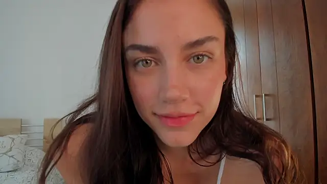 Snapshot of GrettaBenett chatting on 12-09-24, 05:52 GrettaBenett online show from 12-09-24, 05:52