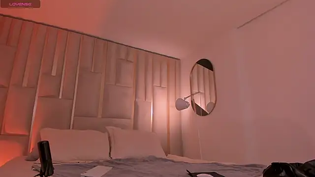 ErikaBenz  online show from 06-18-26, 12:31