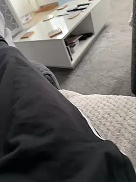 Snapshot of Furdale chatting on 10-28-25, 02:42 Furdale online show from 10-28-25, 02:42