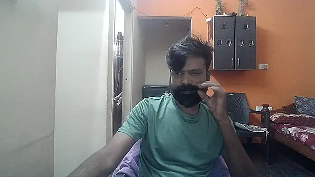 Snapshot of Indiaguy4u chatting on 12-13-24, 06:21 Indiaguy4u online show from 12-13-24, 06:21