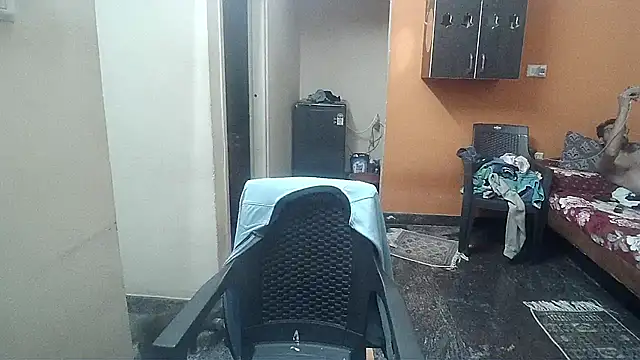 Snapshot of Indiaguy4u chatting on 12-14-24, 06:09 Indiaguy4u online show from 12-14-24, 06:09